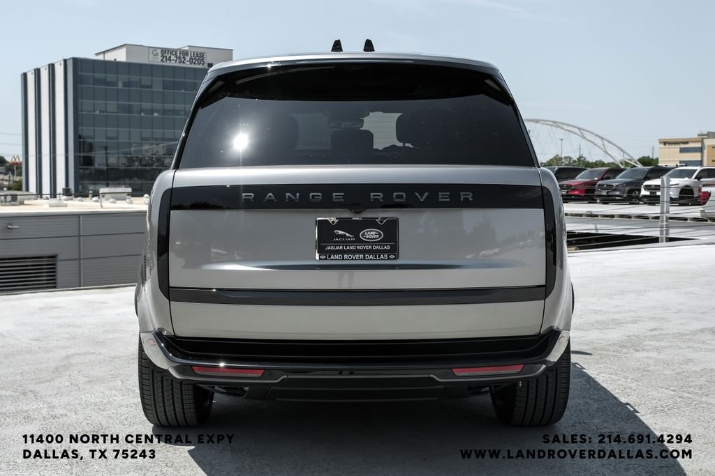 New 2026 1le Land Rover SE image 7