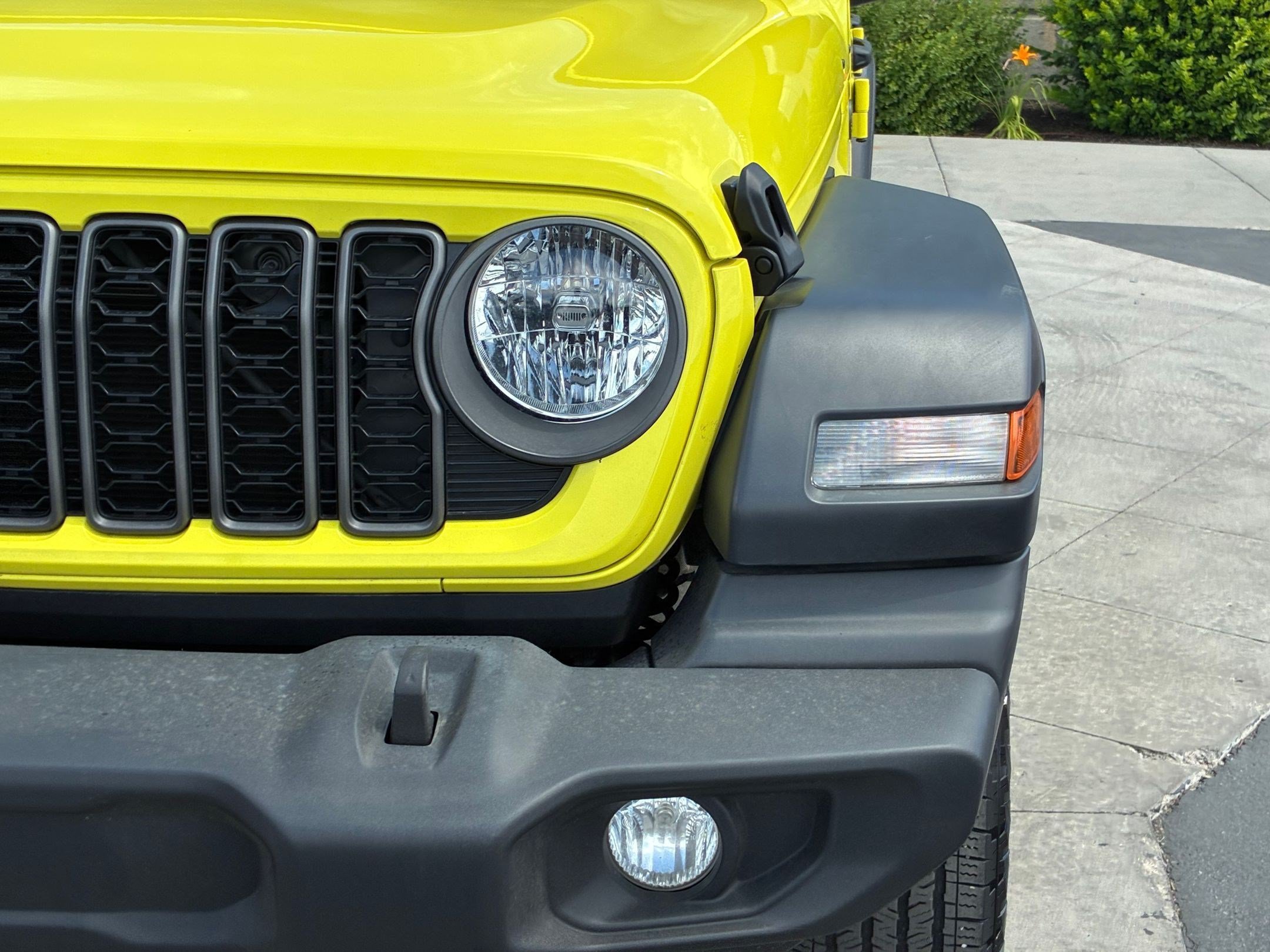 Ken Garff Cert 2024 High Velocity Clearcoat Jeep Sport S image 11