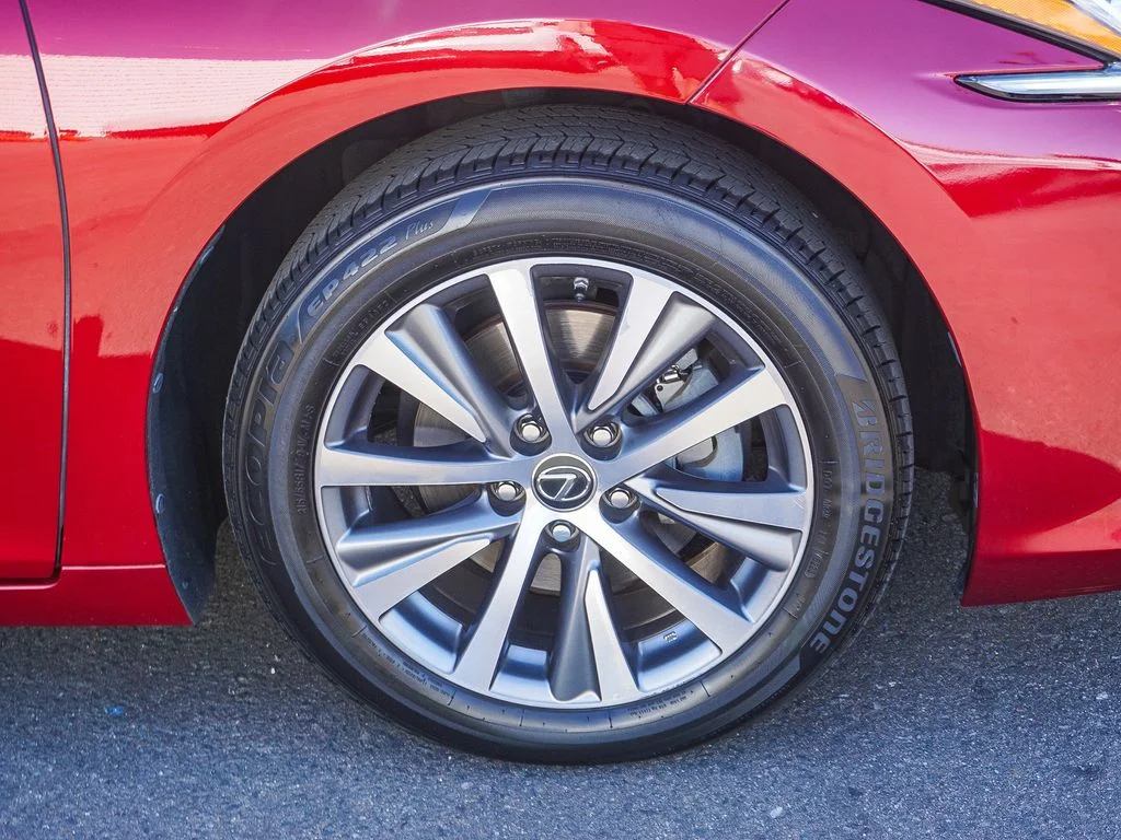 Used 2020 Red Lexus 350 image 9