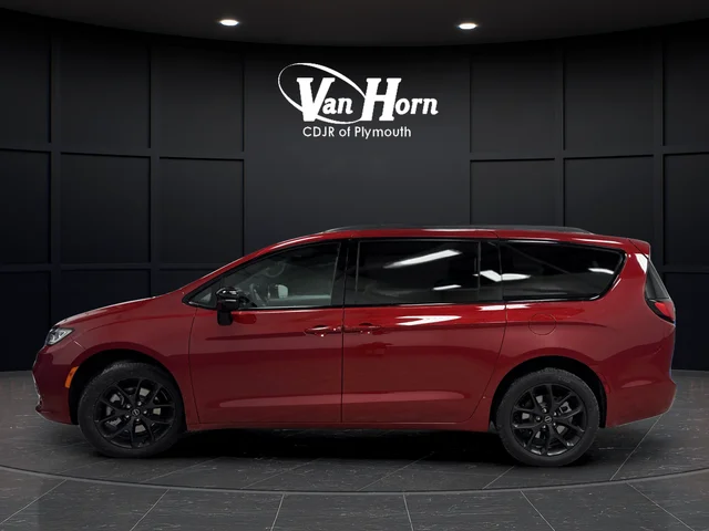 New 2026 Red Hot Pearl-Coat Exterior Paint Chrysler Select image 12