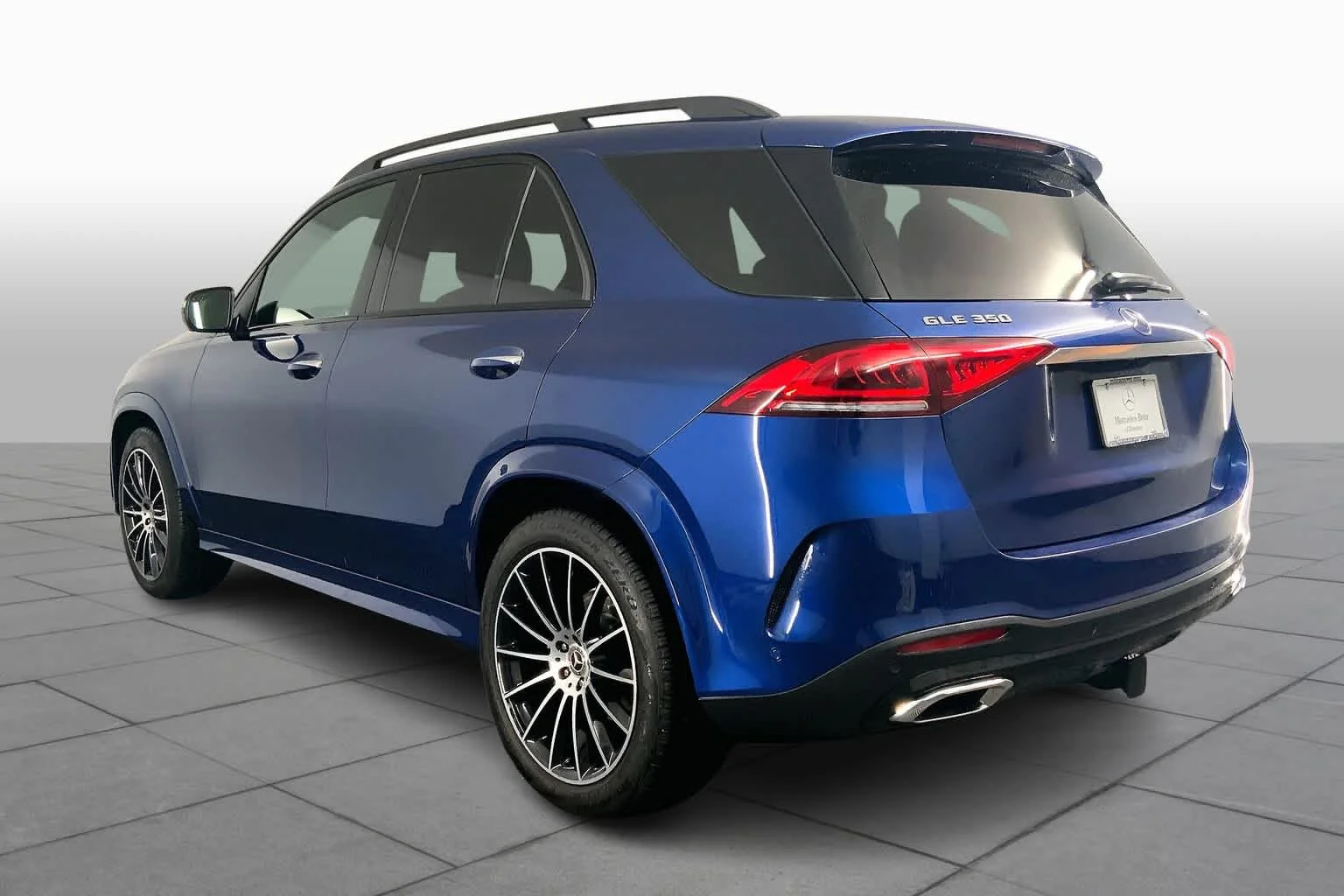 Certified Used 2022 Brilliant Blue Metallic Mercedes-Benz GLE 350 image 23