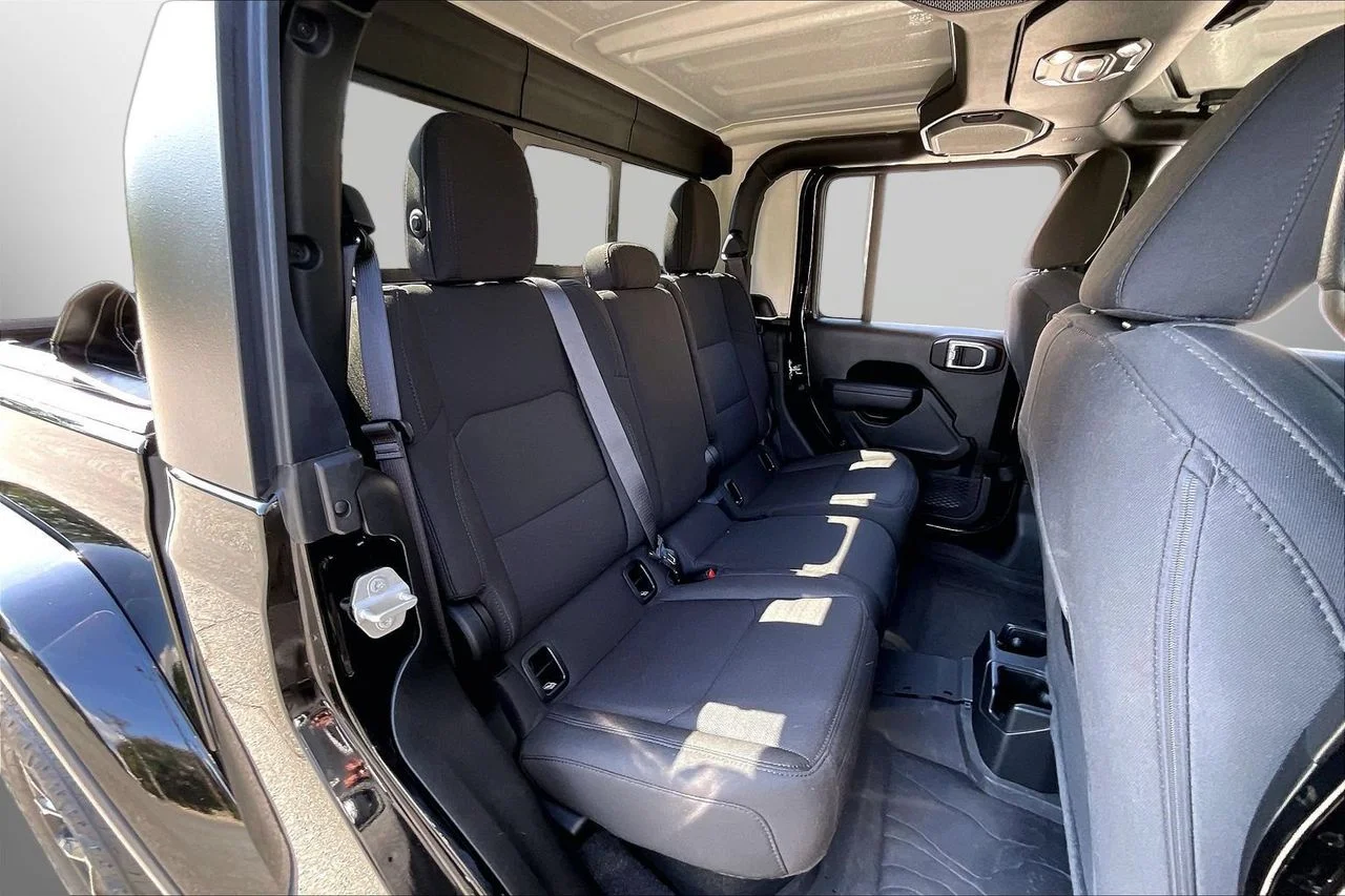 Used 2023 Black Jeep Sport S image 23