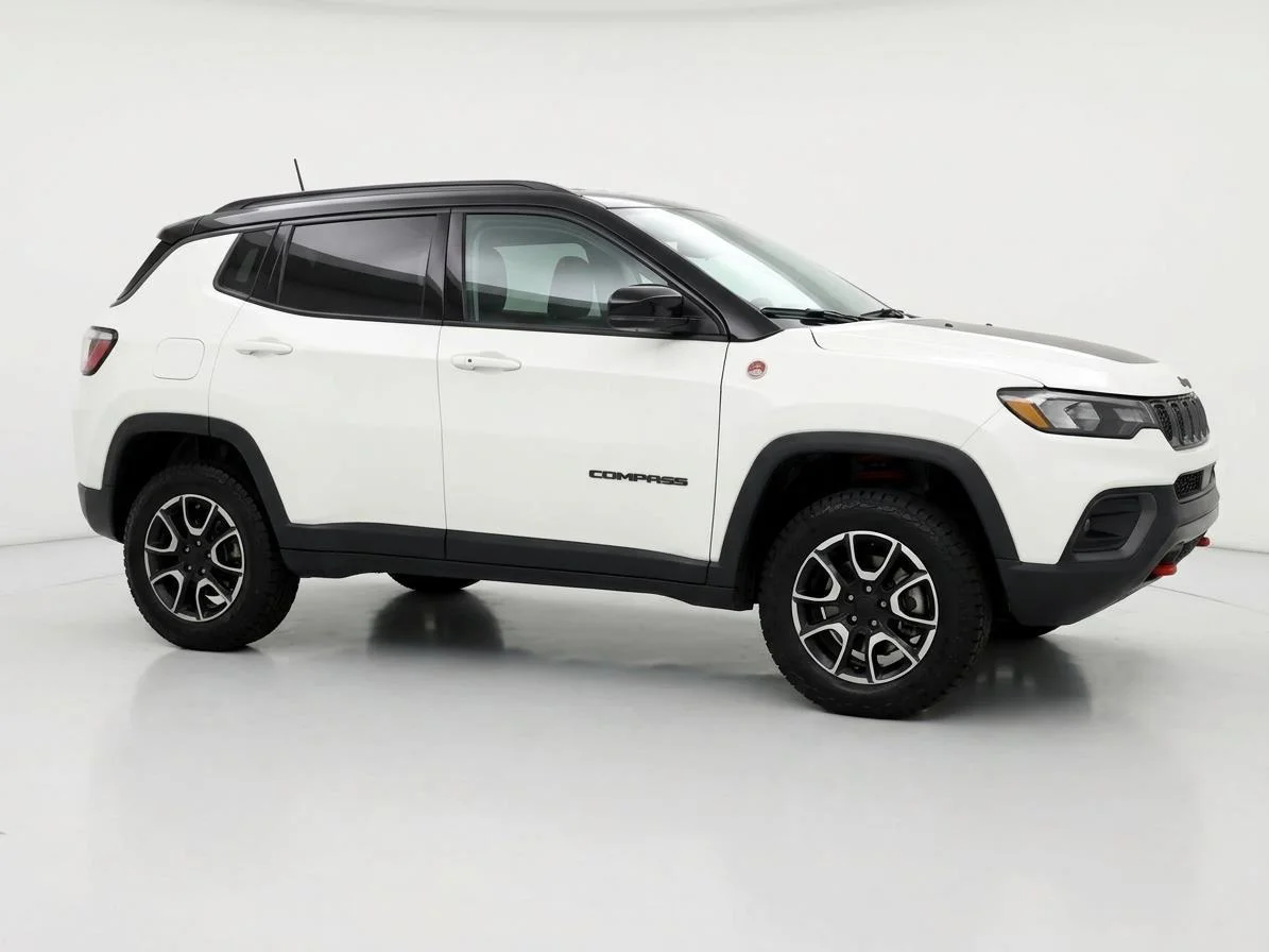 Used 2024 Bright White Clearcoat Jeep Trailhawk image 9