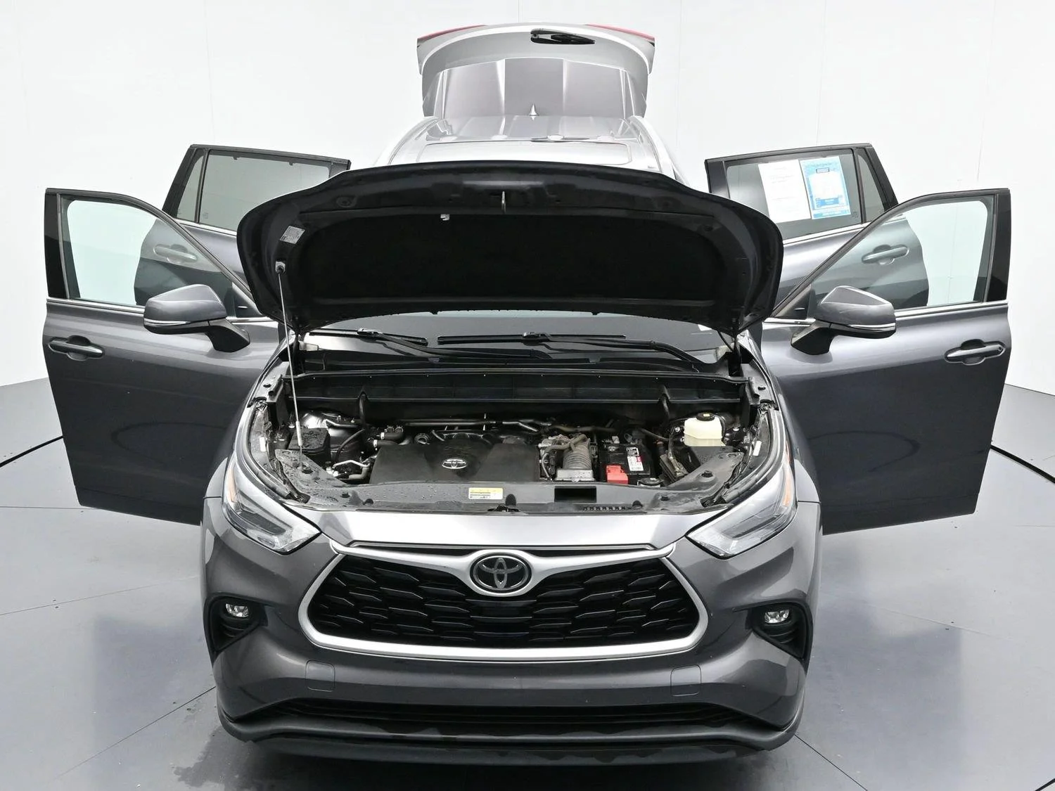 Used 2022 Magnetic Gray Metallic Toyota XLE image 51