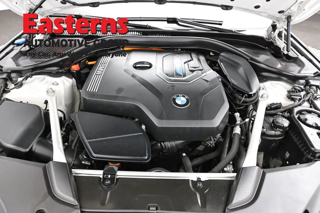 Used 2023 White BMW 530e iPerformance image 7