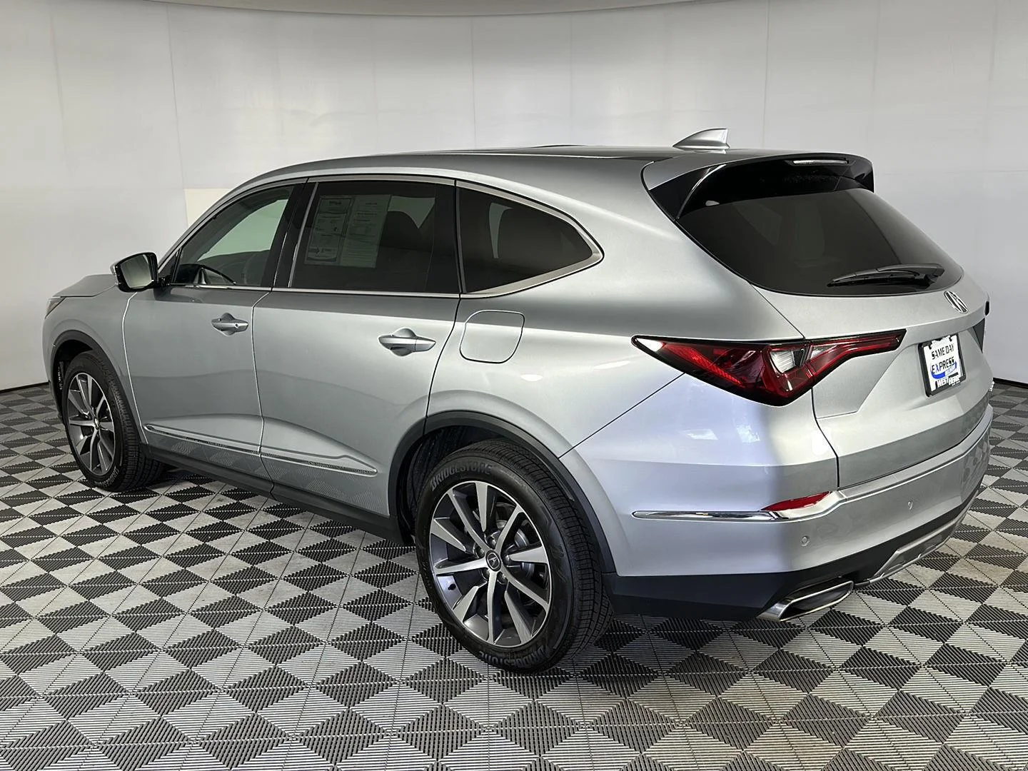 Used 2026 Solar Silver Metallic Acura SH-AWD w/Tech image 24