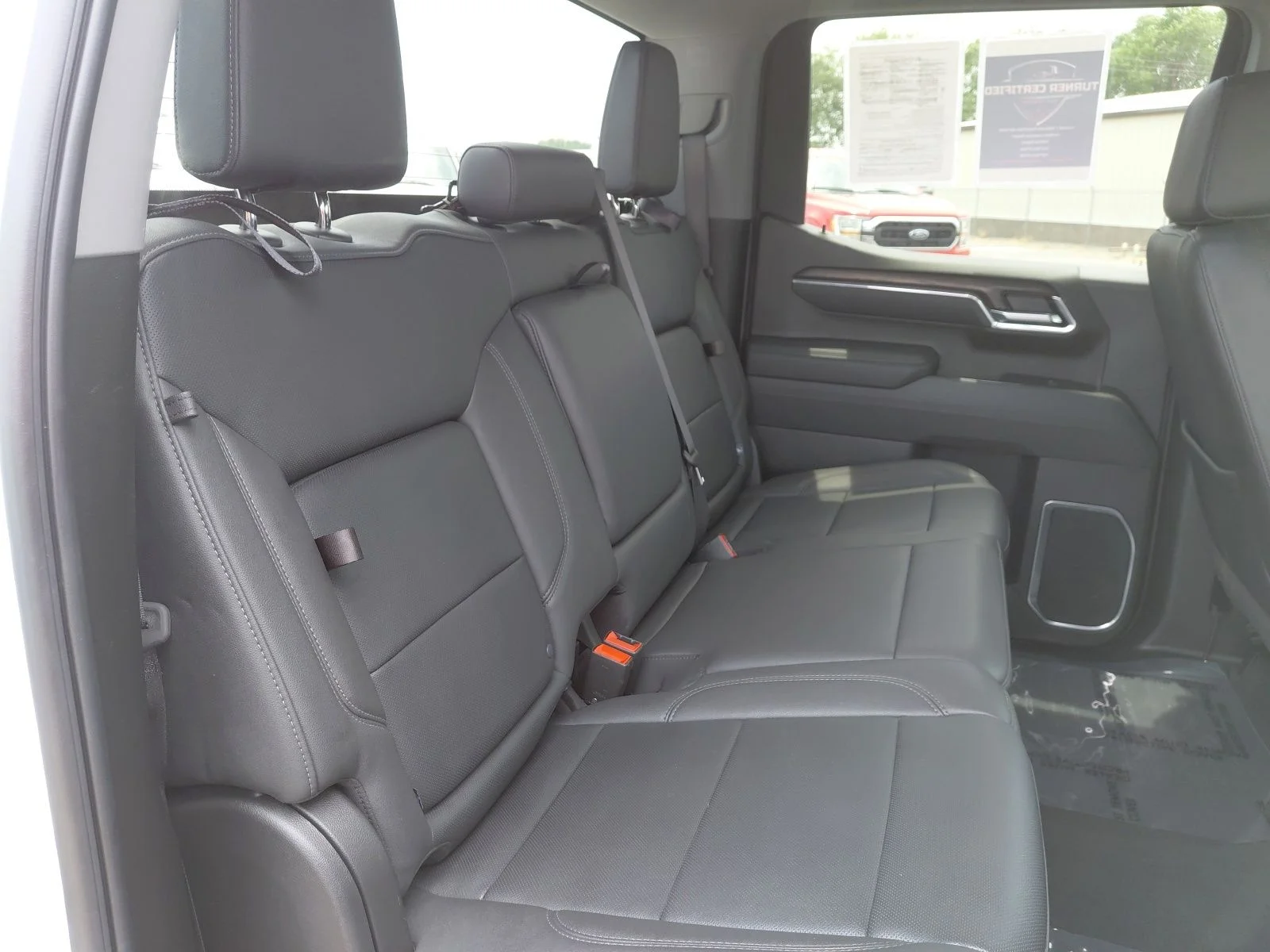 Used 2025 White GMC SLT image 29