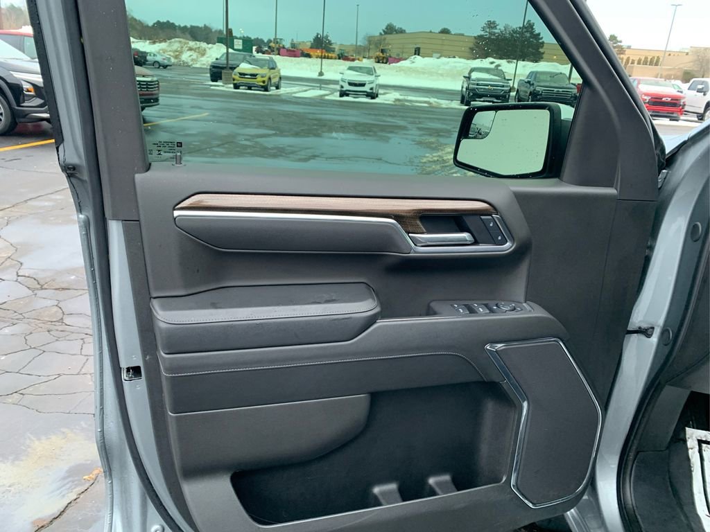 2025 Chevrolet Silverado 1500 LT - Photo 18
