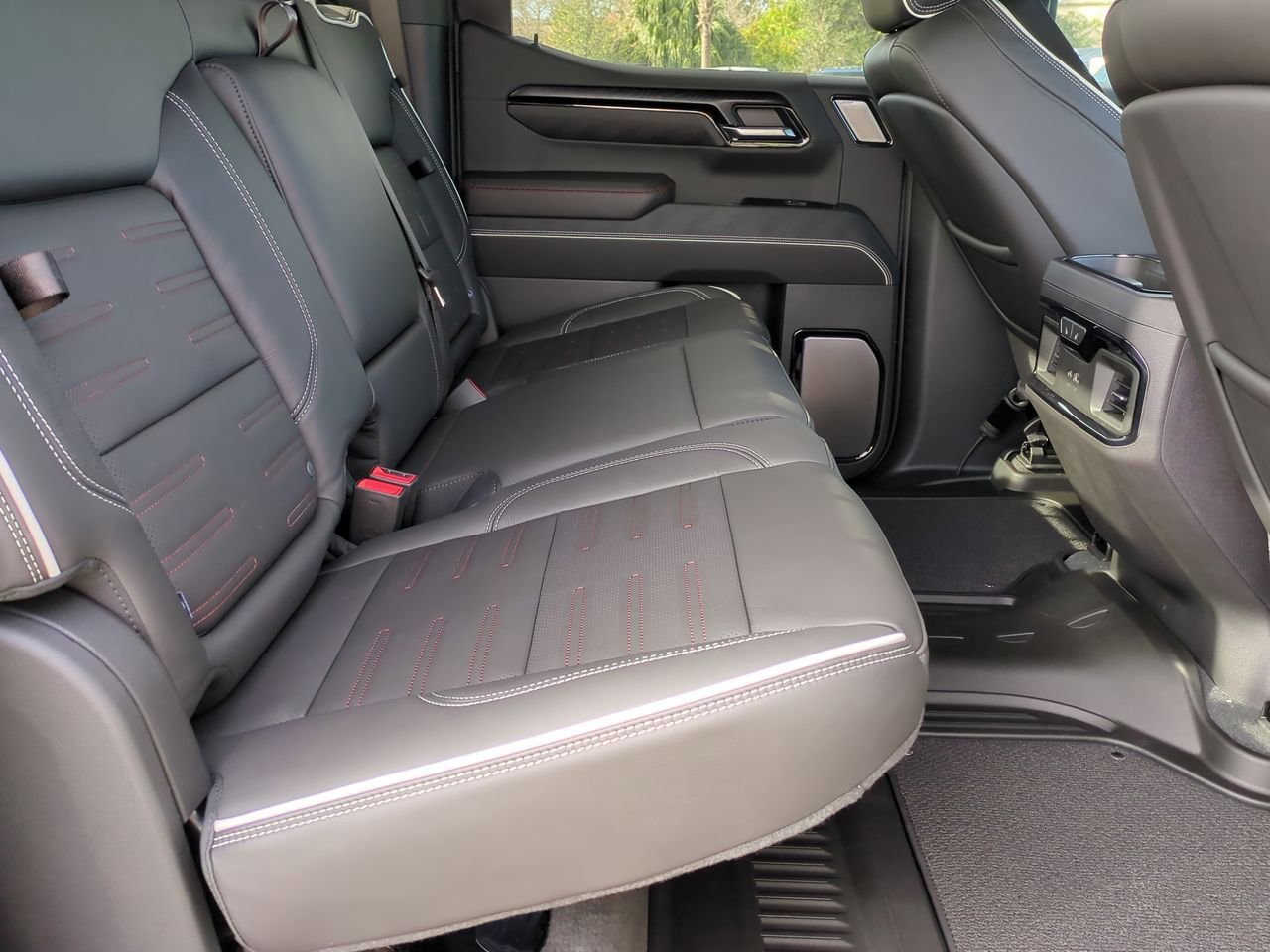 2026 GMC Sierra 1500 AT4X - Photo 28