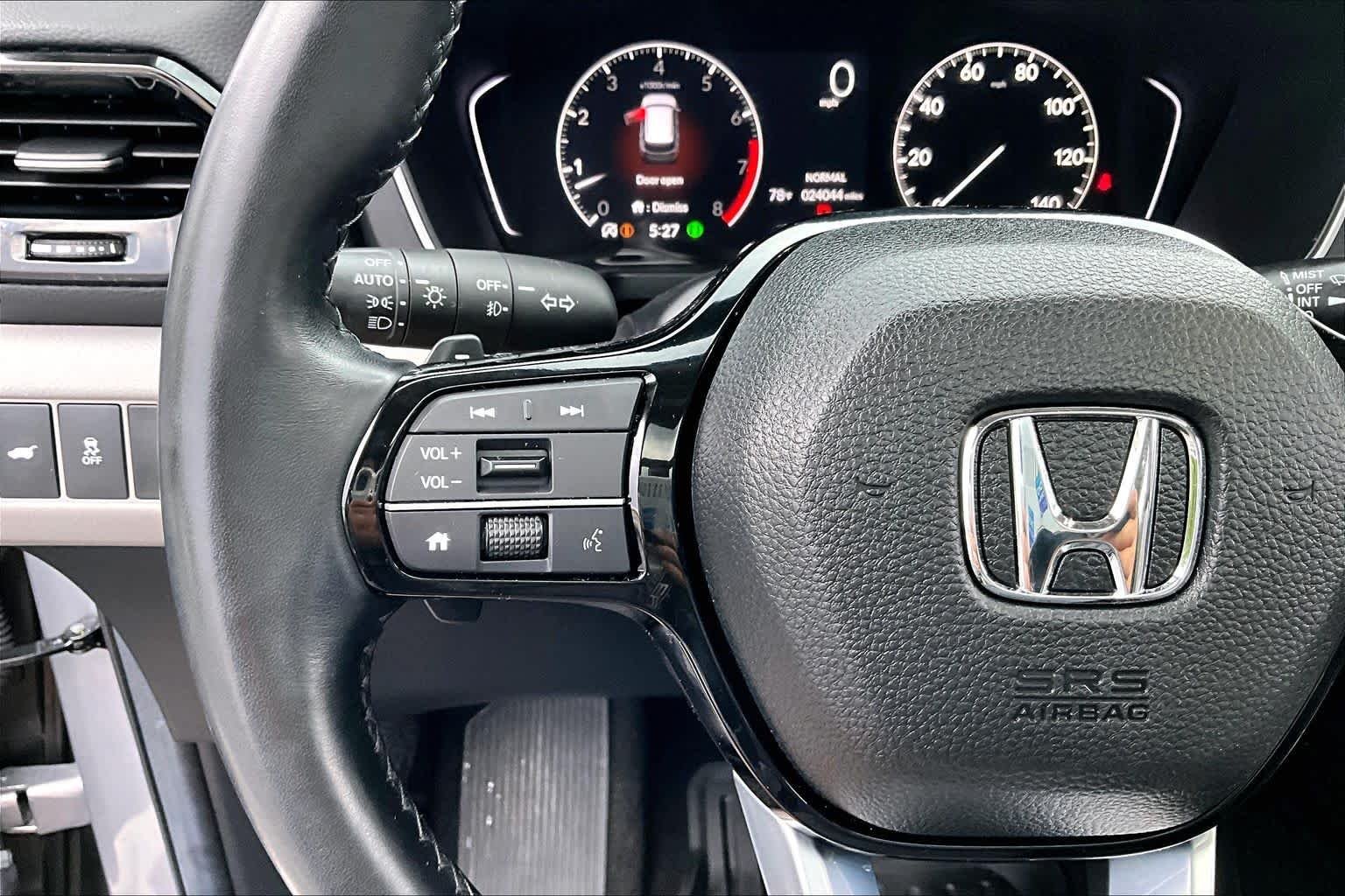 Used 2025 Lunar Silver Metallic Honda Touring image 23