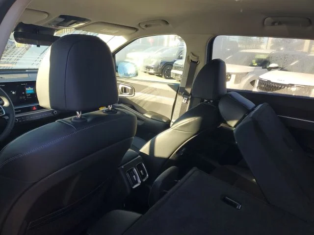 2025 Kia Sorento S - Photo 25