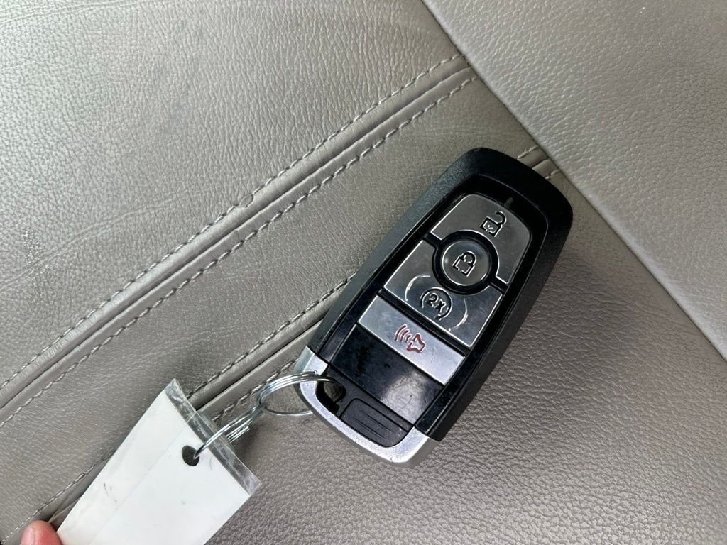 Used 2020 Red Ford Lariat image 29