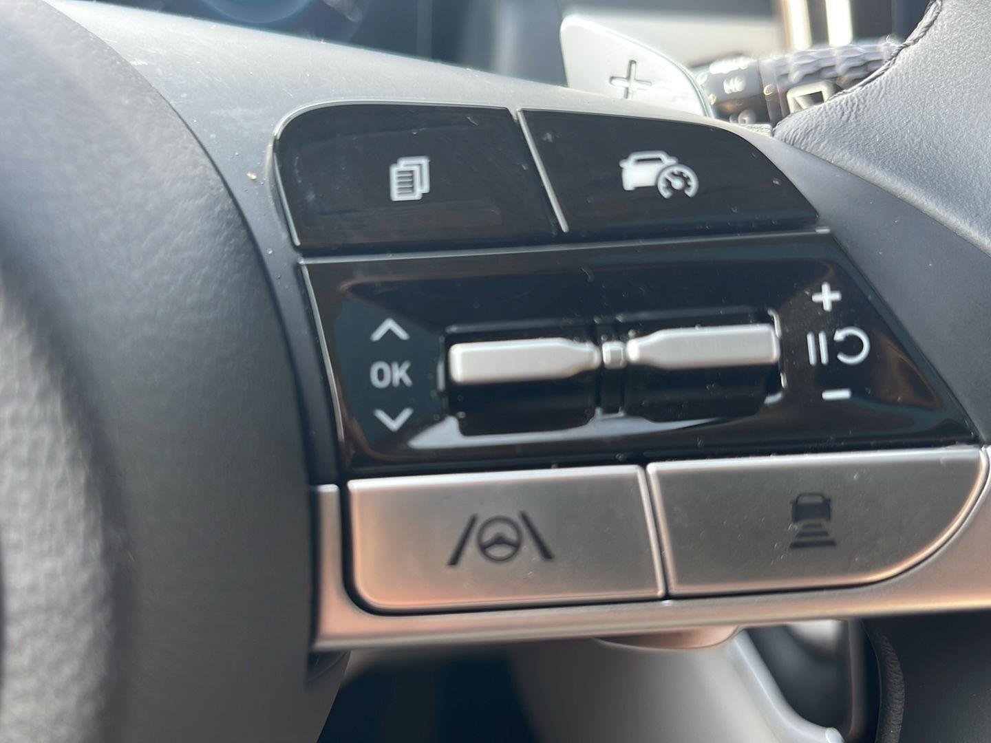 Used 2024 Black Pearl Hyundai SEL Convenience image 29