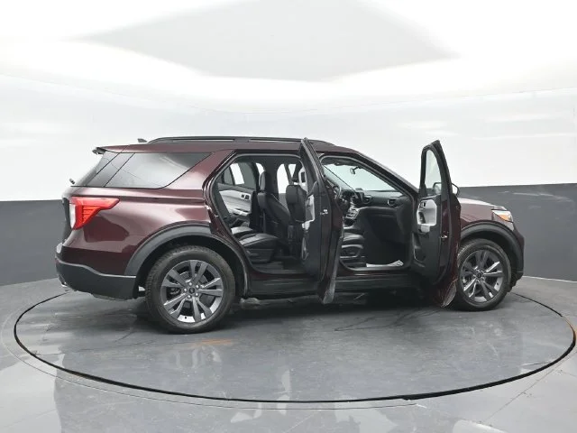 Certified Used 2022 Burgundy Velvet Tinted Clearcoat Ford XLT image 31