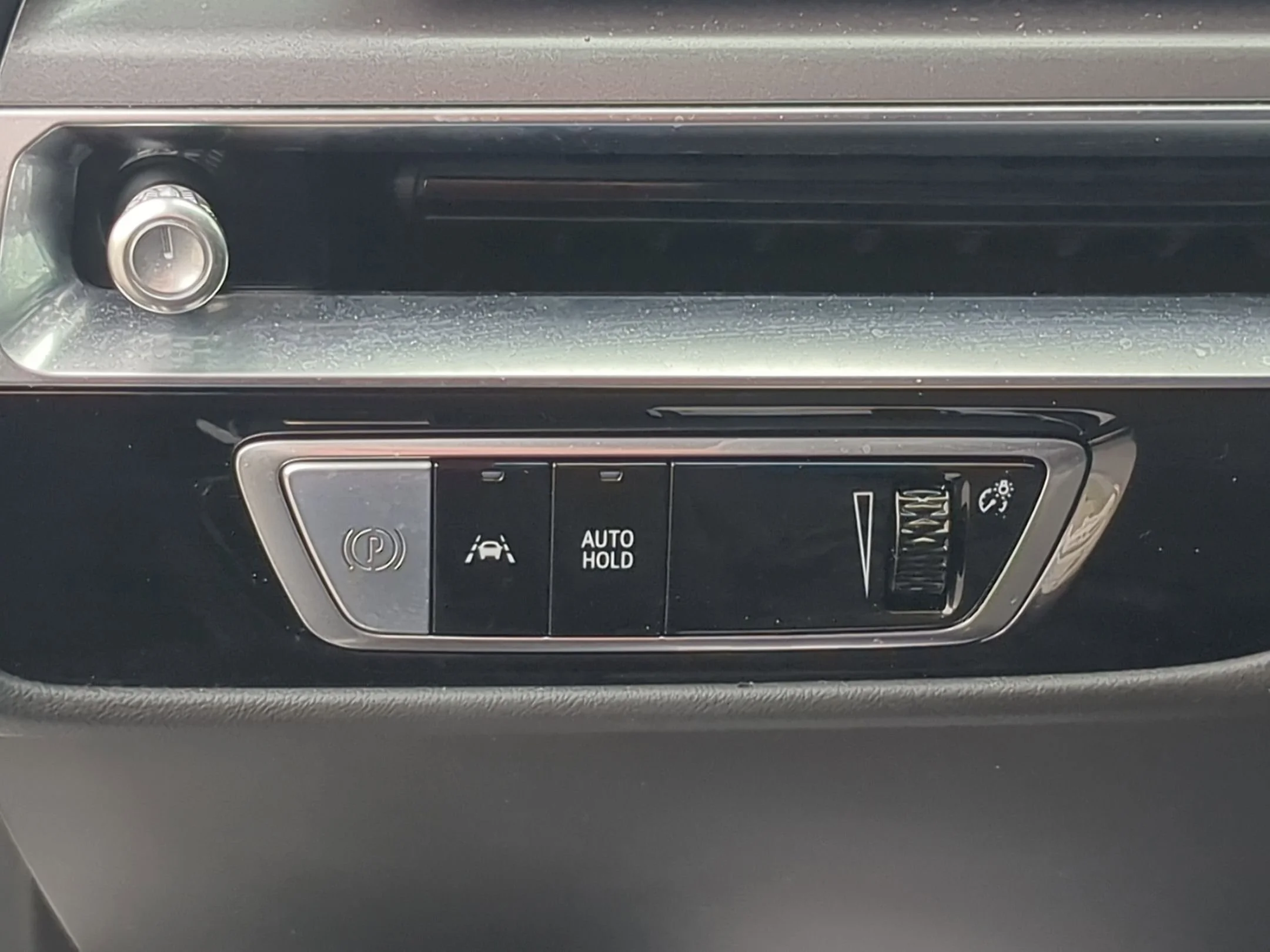 Used 2024 Crystal White Tricoat Cadillac Tech image 18