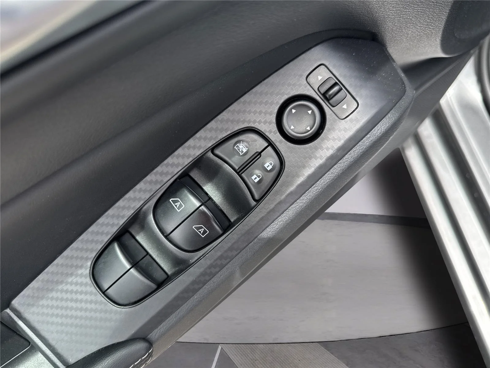 Used 2025 Gun Metallic Nissan SV image 38