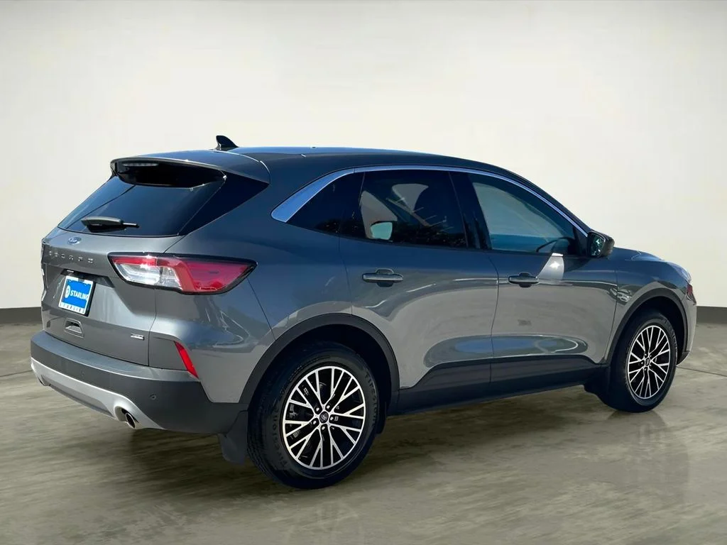 Used 2022 Gray Ford SE image 8
