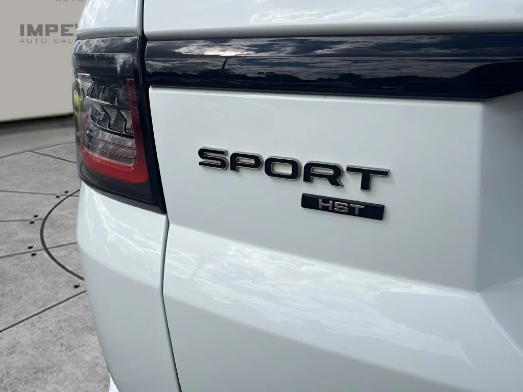 Used 2020 White Land Rover HST image 29