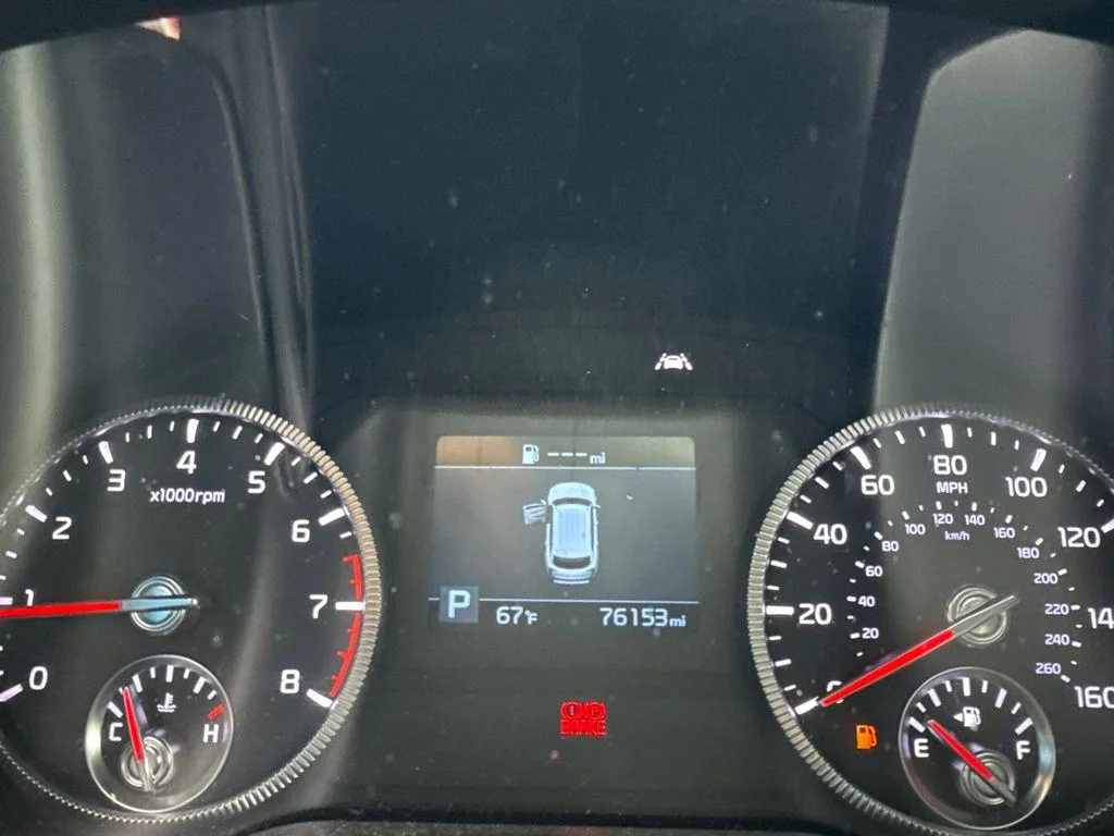 Used 2022 Sangria Kia S image 13