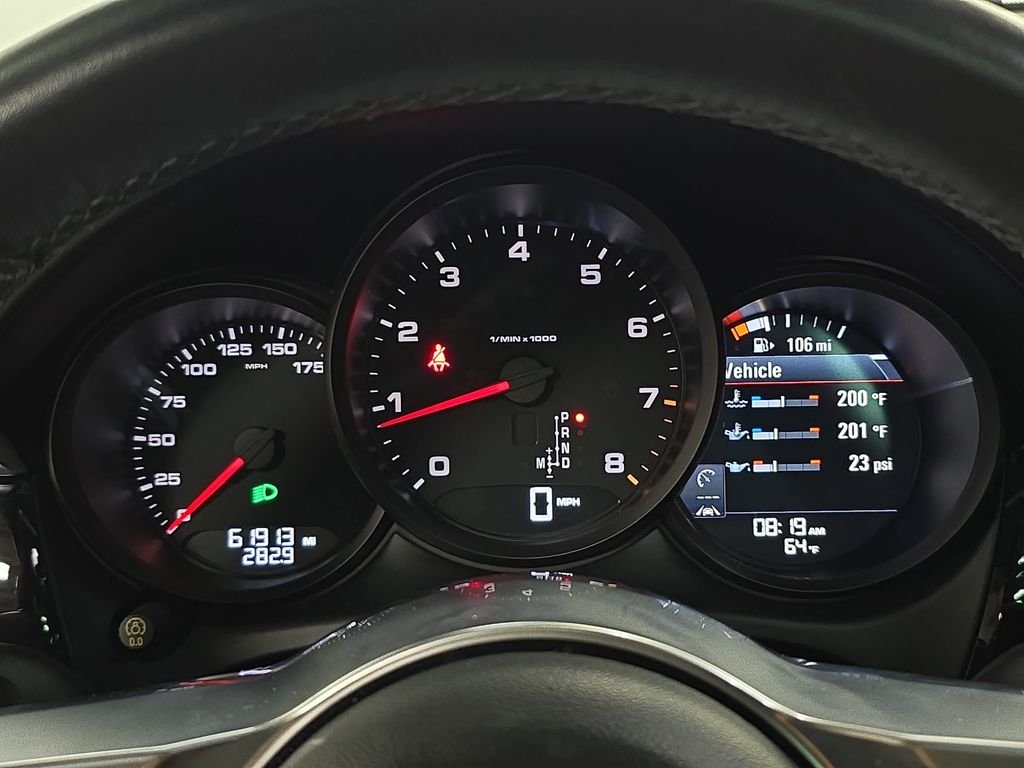 Used 2018  Porsche  image 15