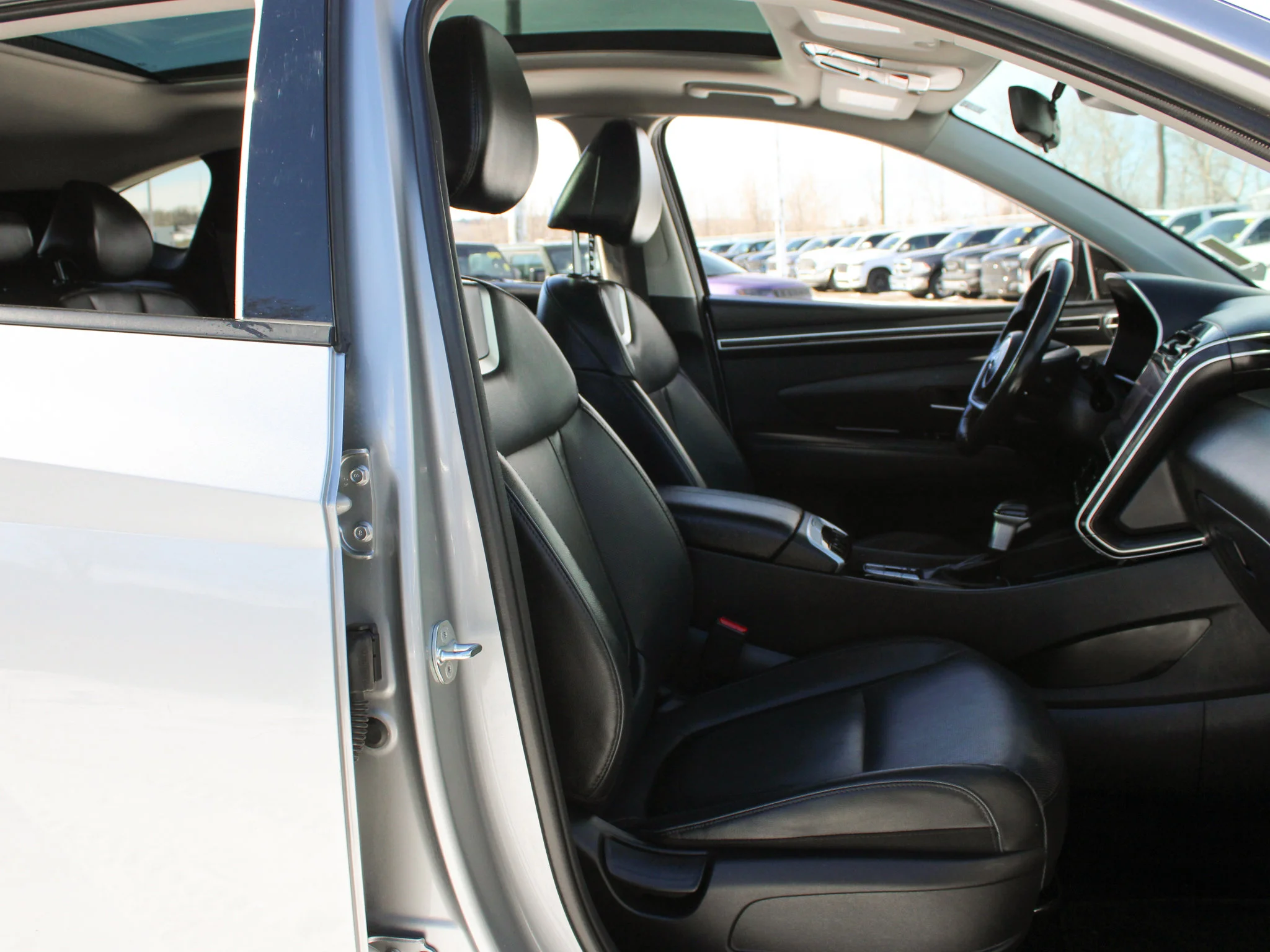Certified Used 2023 Silver Hyundai Preferred * No Accidents | Remote Start | Panoramic Sunroof | Heated Leather Seats image 18