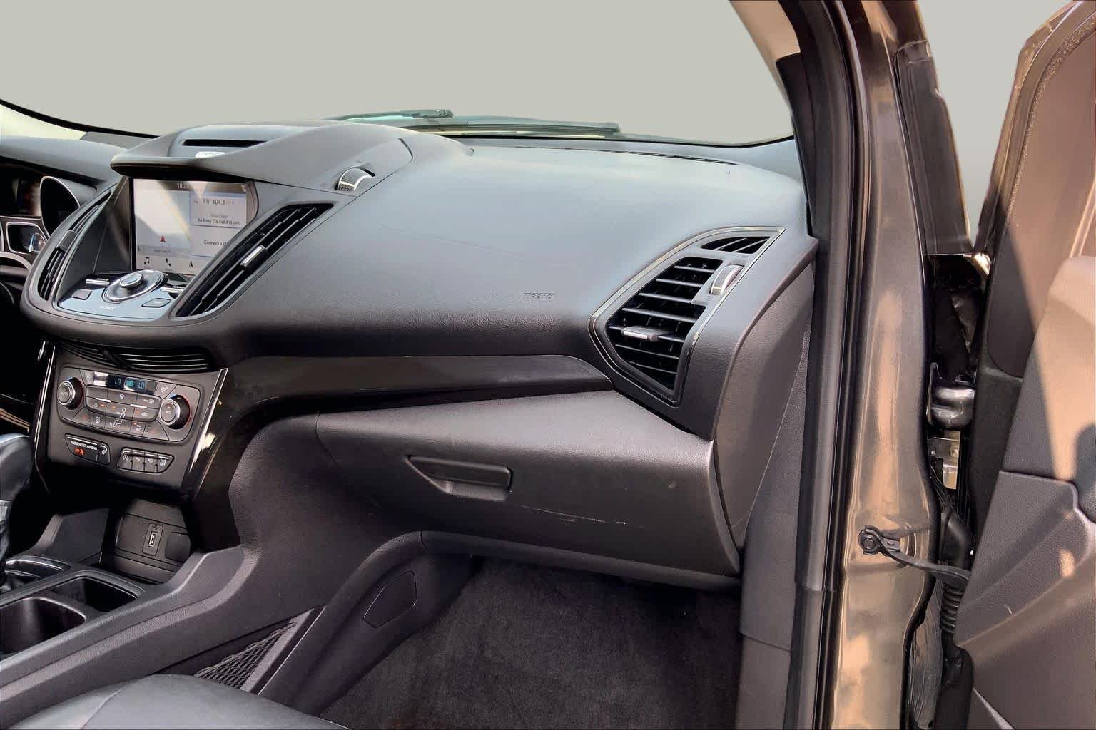 Used 2017 Magnetic Ford Titanium image 17