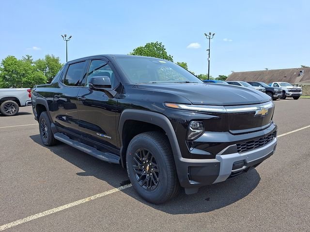 2025 Chevrolet Silverado EV LT - Photo 10