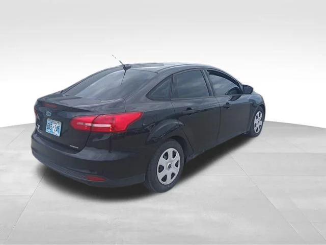 Used 2015 Black Ford S image 3