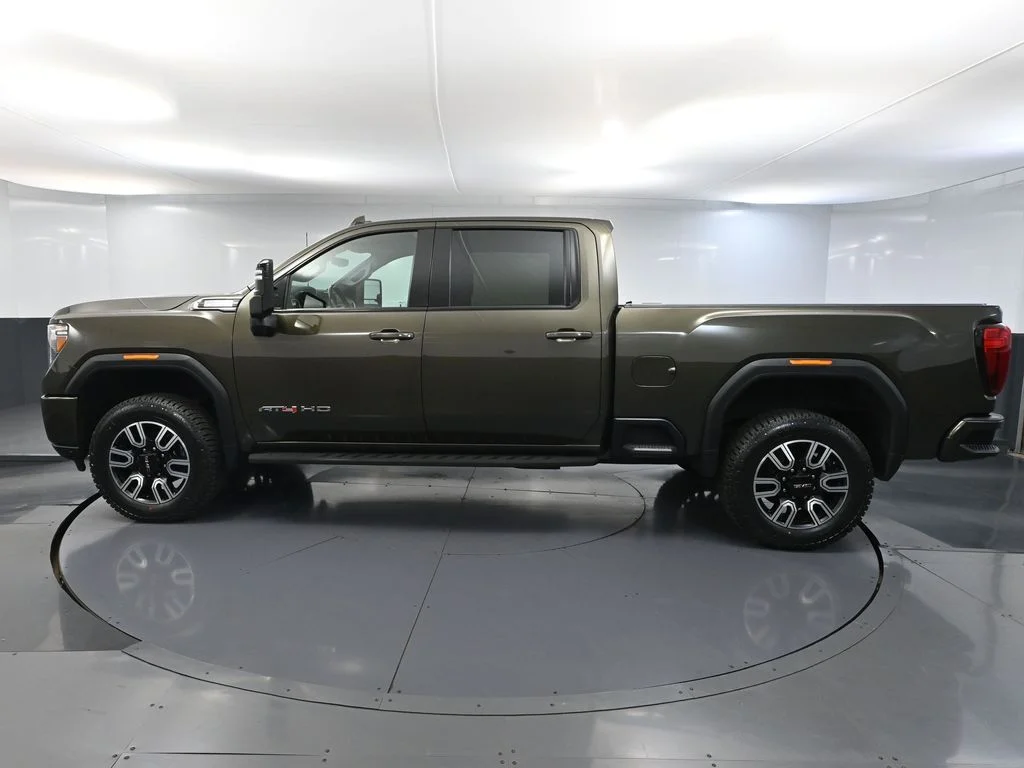Used 2022 Green GMC AT4 image 11
