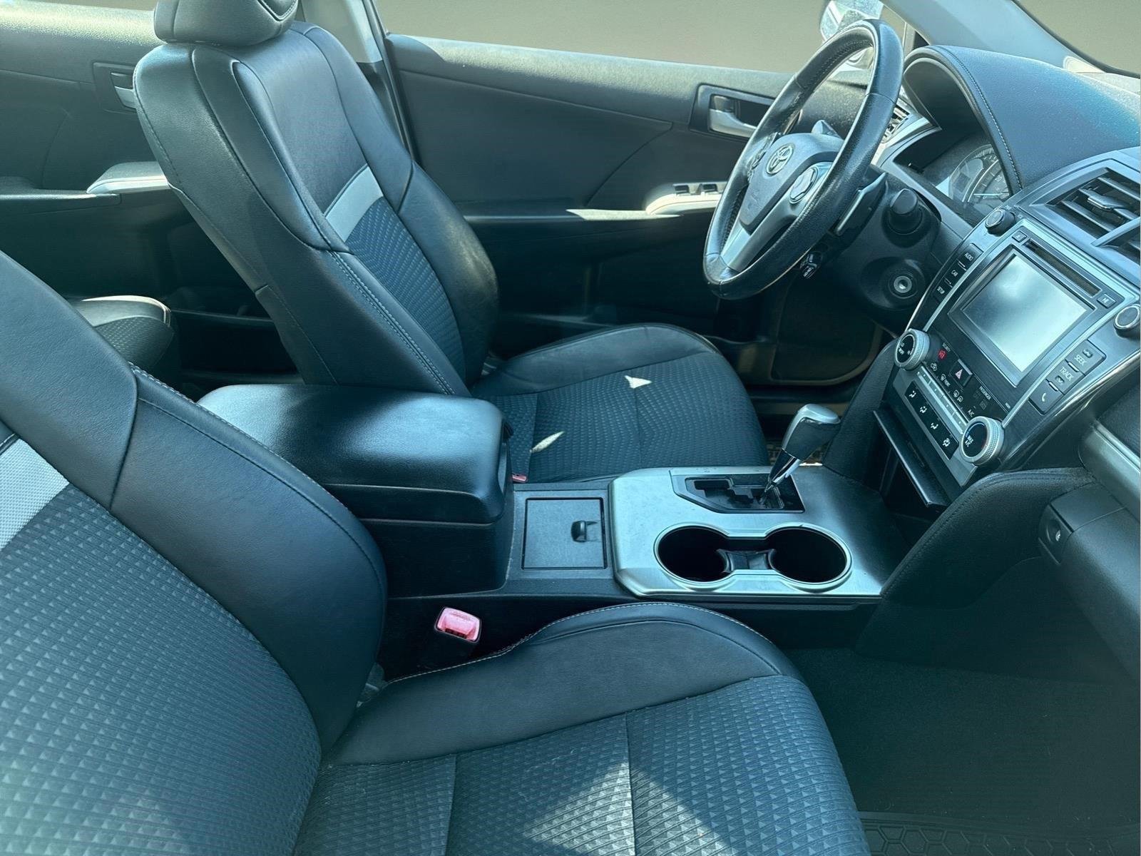 Used 2014 Magnetic Gray Metallic Toyota SE image 18