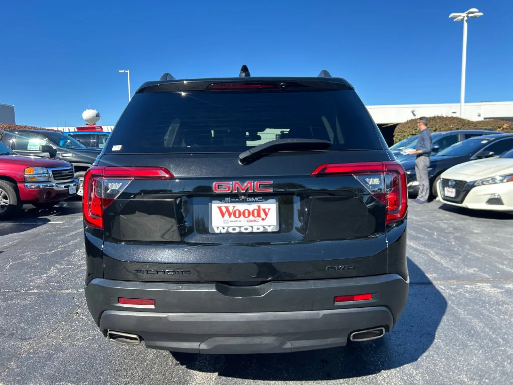 2023 GMC Acadia SLT - Photo 9