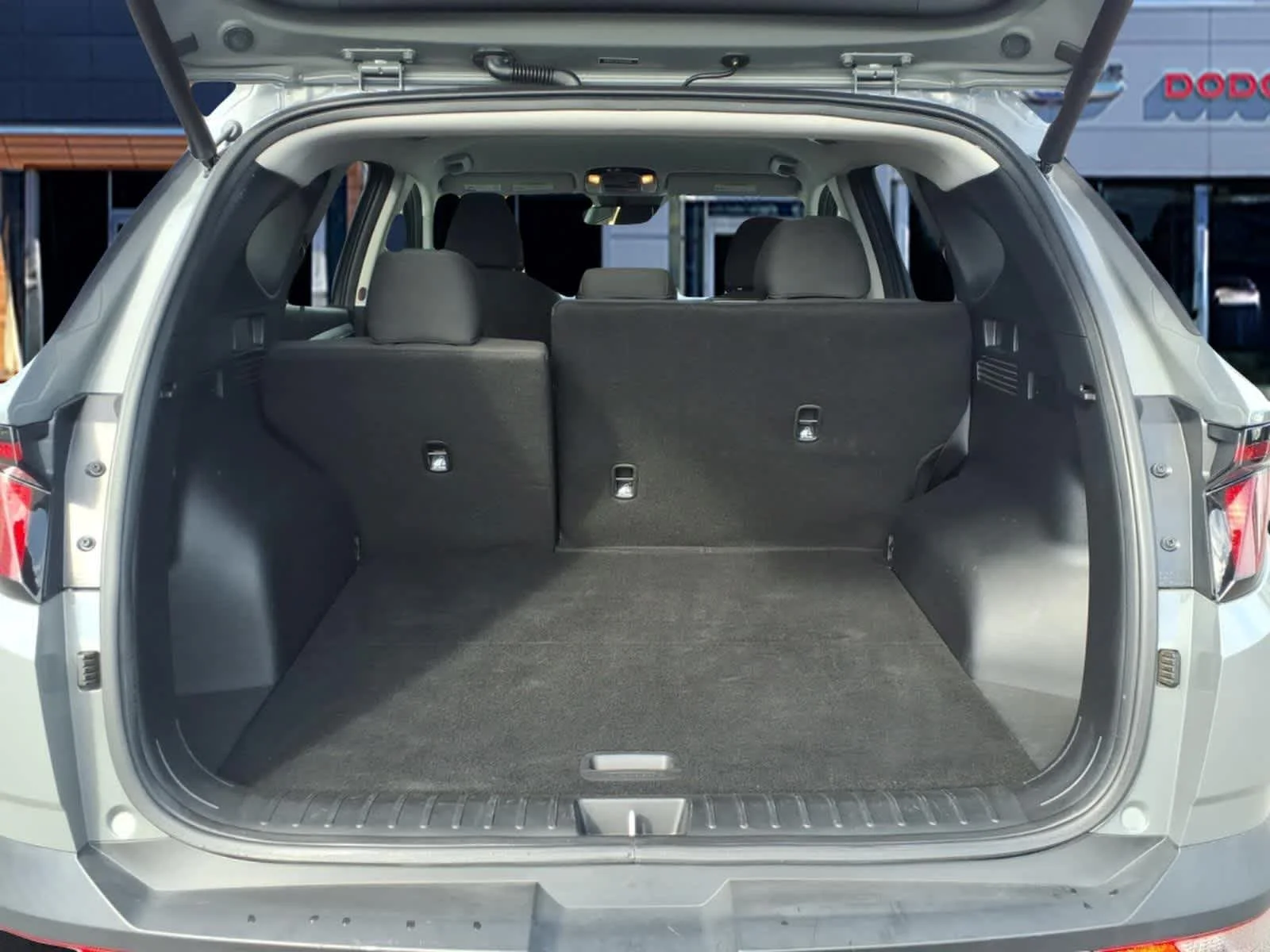 Used 2024 Hampton Gray Hyundai SEL image 6