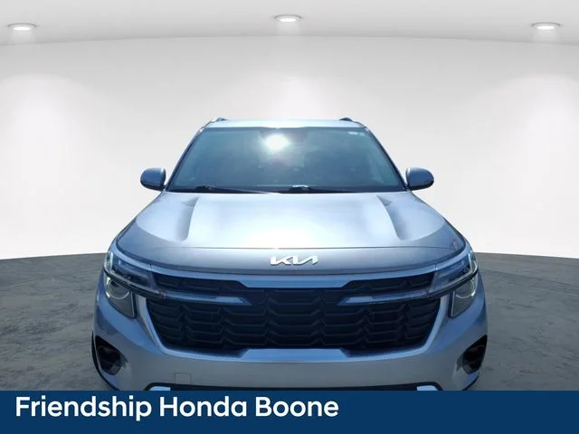 Used 2024 Gray Kia EX image 4