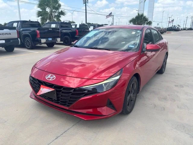 Used 2023 Red Hyundai SEL image 3
