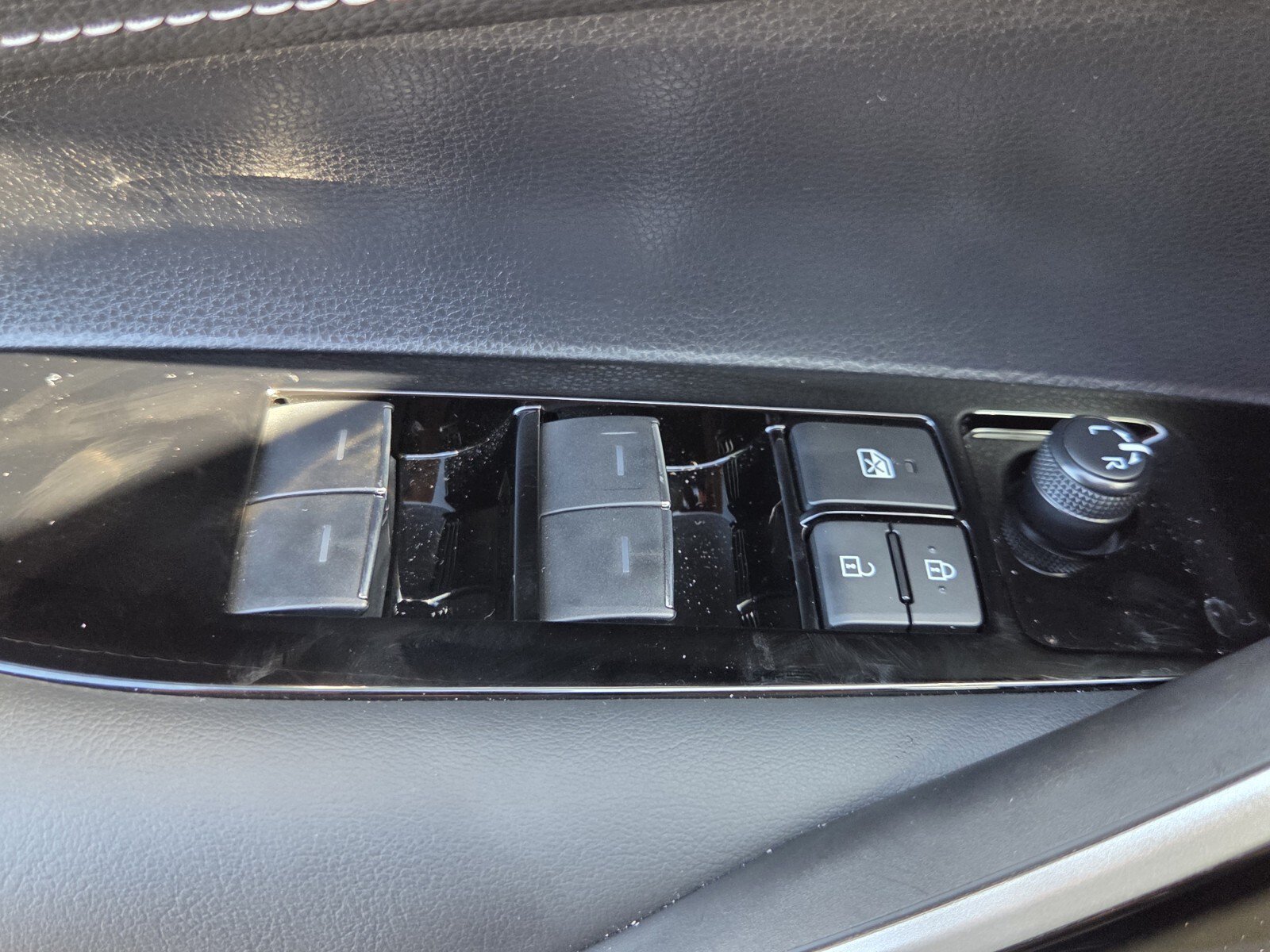 Used 2025 Magnetic Gray Metallic Toyota XSE image 13