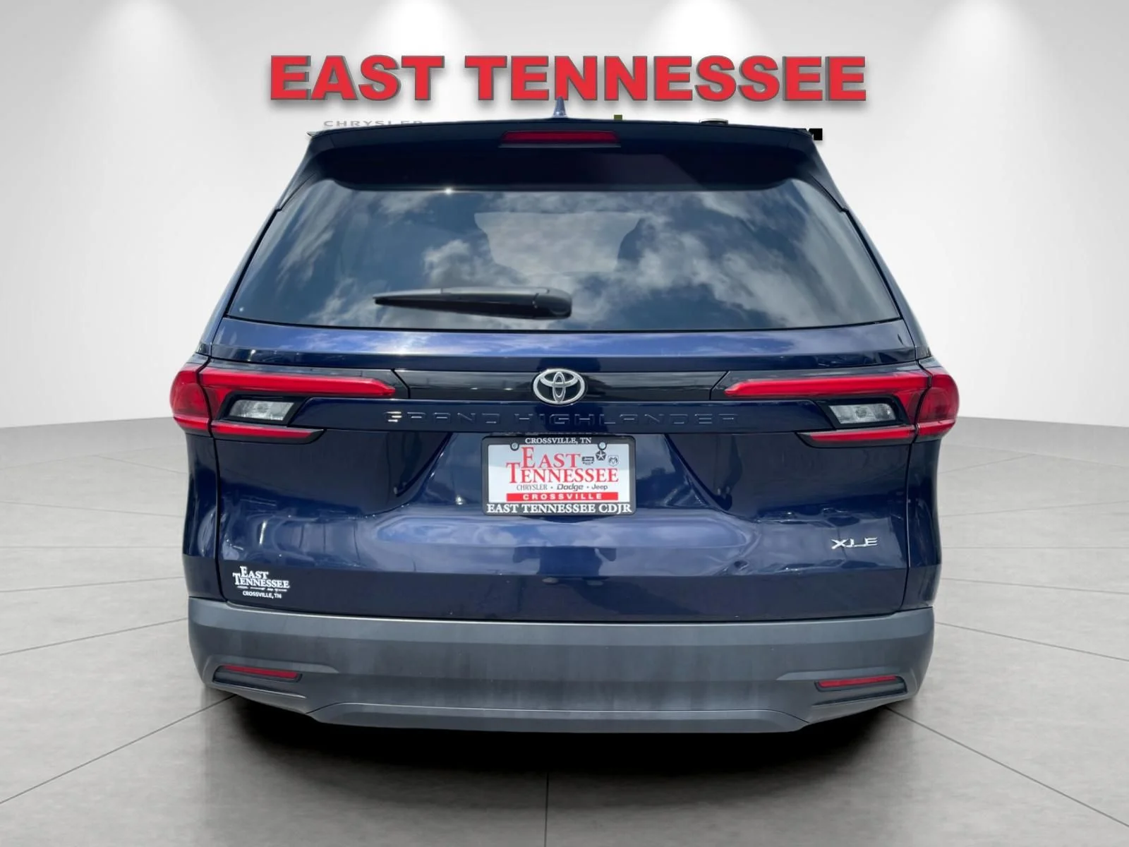 Used 2024  Toyota XLE image 4