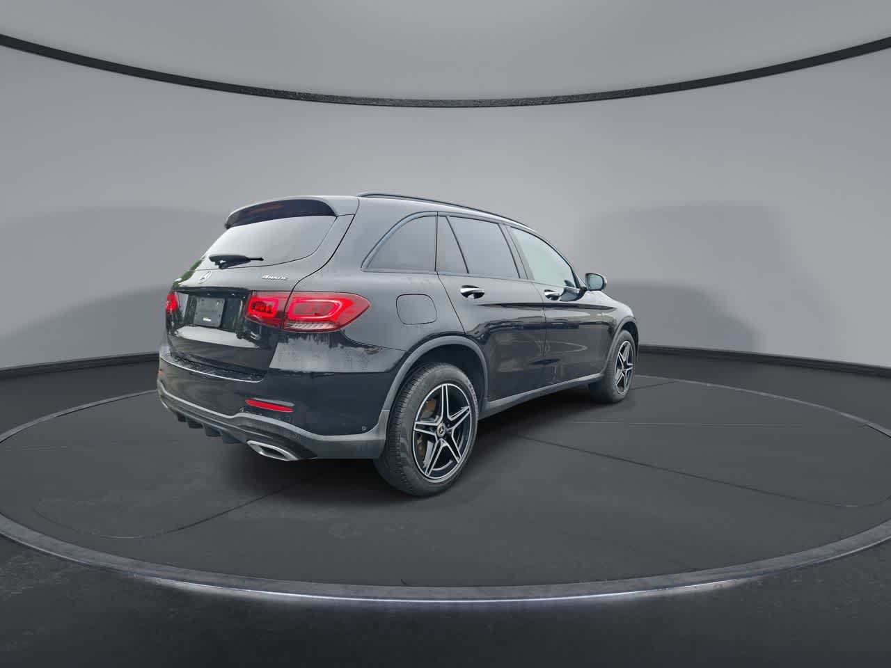 Used 2020 Obsidian Black Metallic Mercedes-Benz GLC 300 image 8
