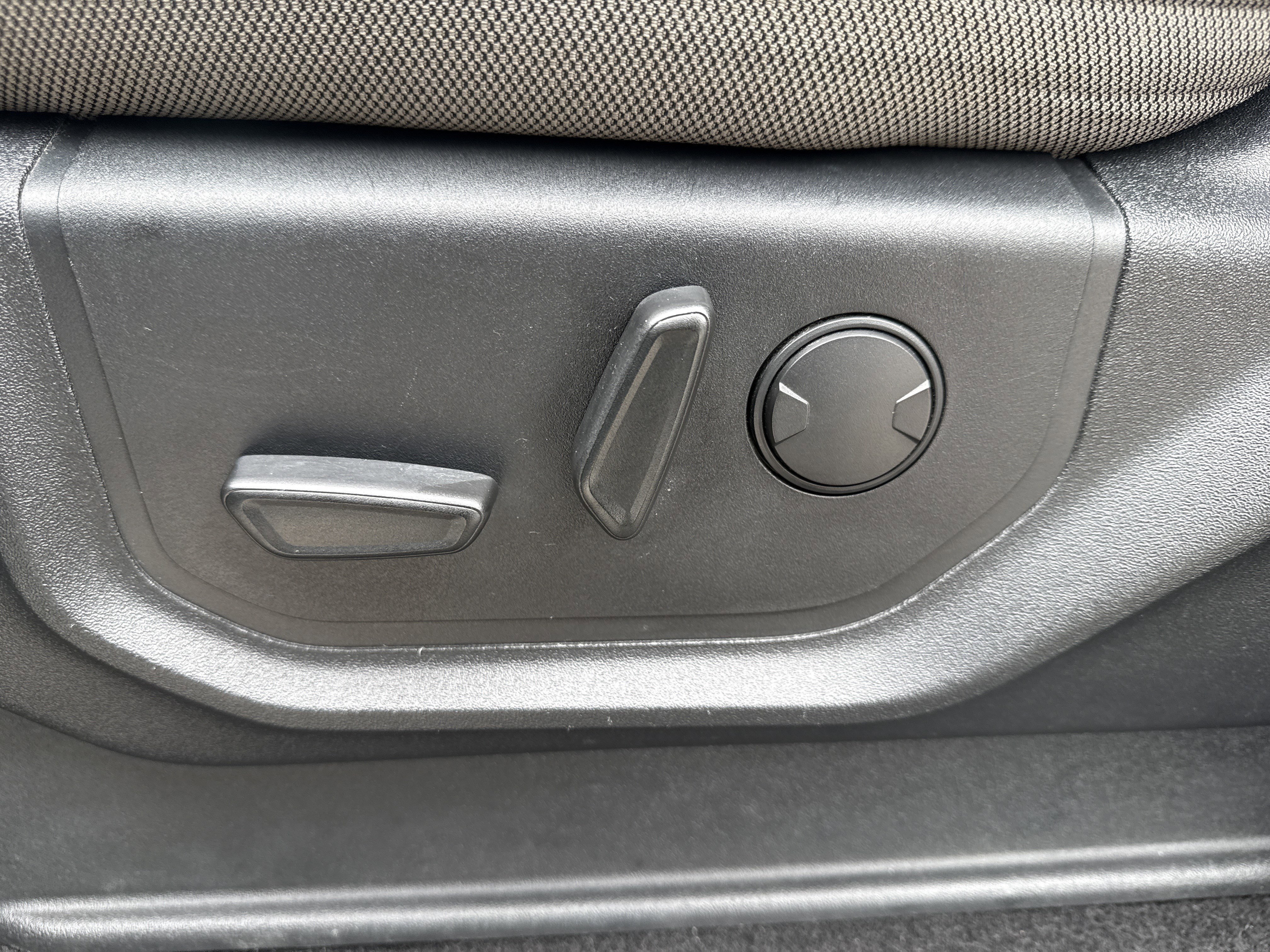 Used 2023 Silver Ford  image 10