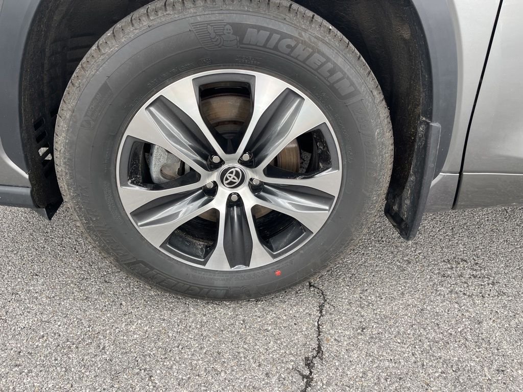 Used 2026  Toyota XLE image 10