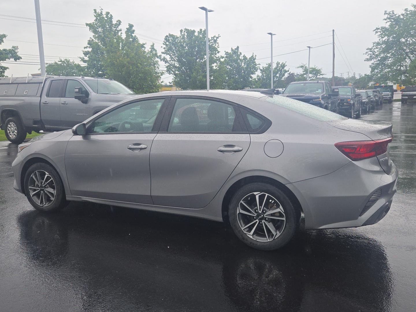 Used 2023 Steel Gray Kia LXS image 3