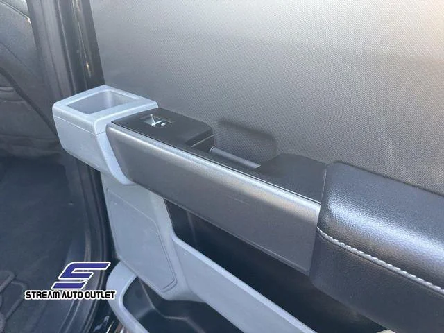 Used 2023 Black Ford XLT image 16