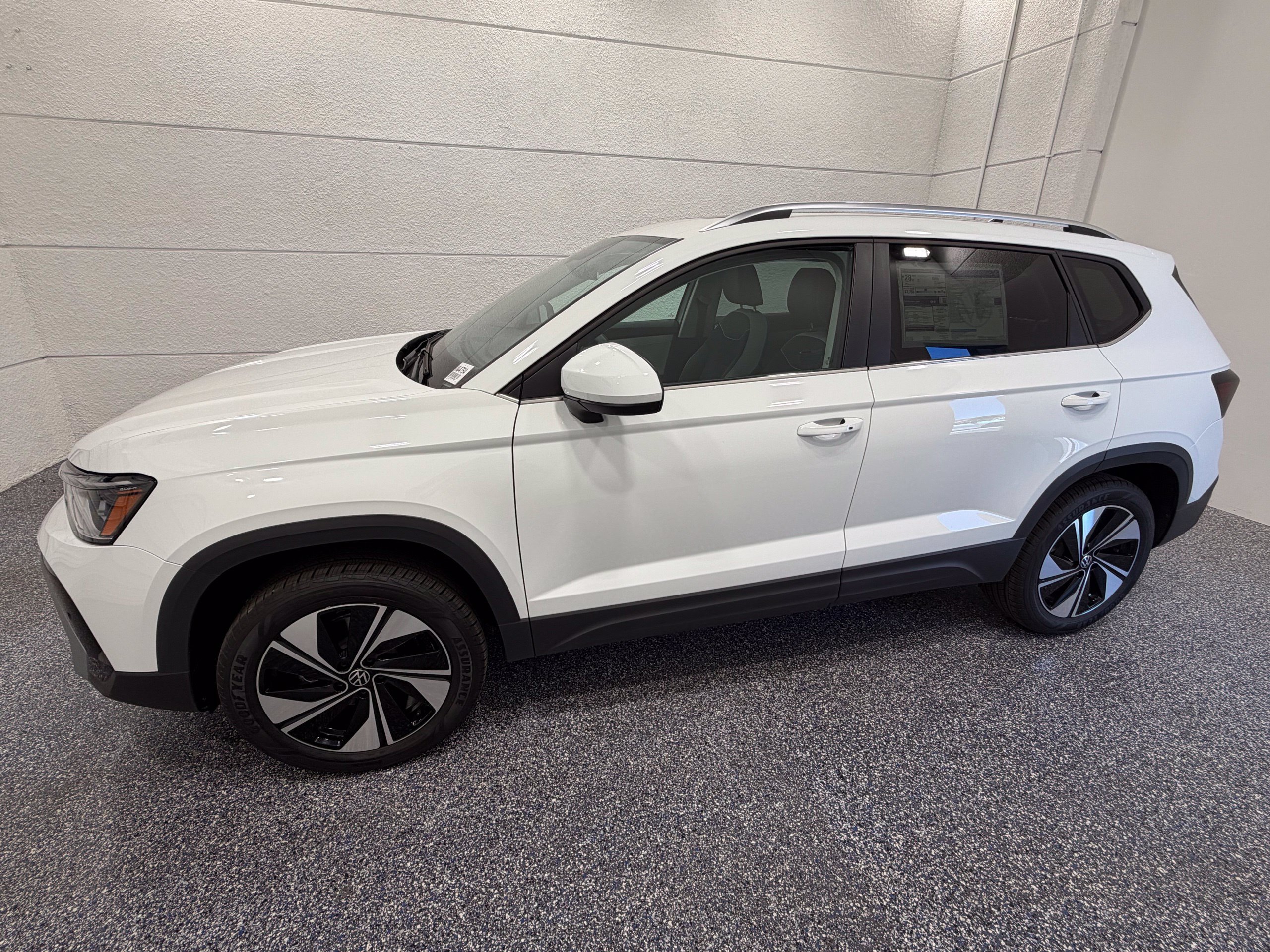 New 2026 White Volkswagen 1.5T SE image 2