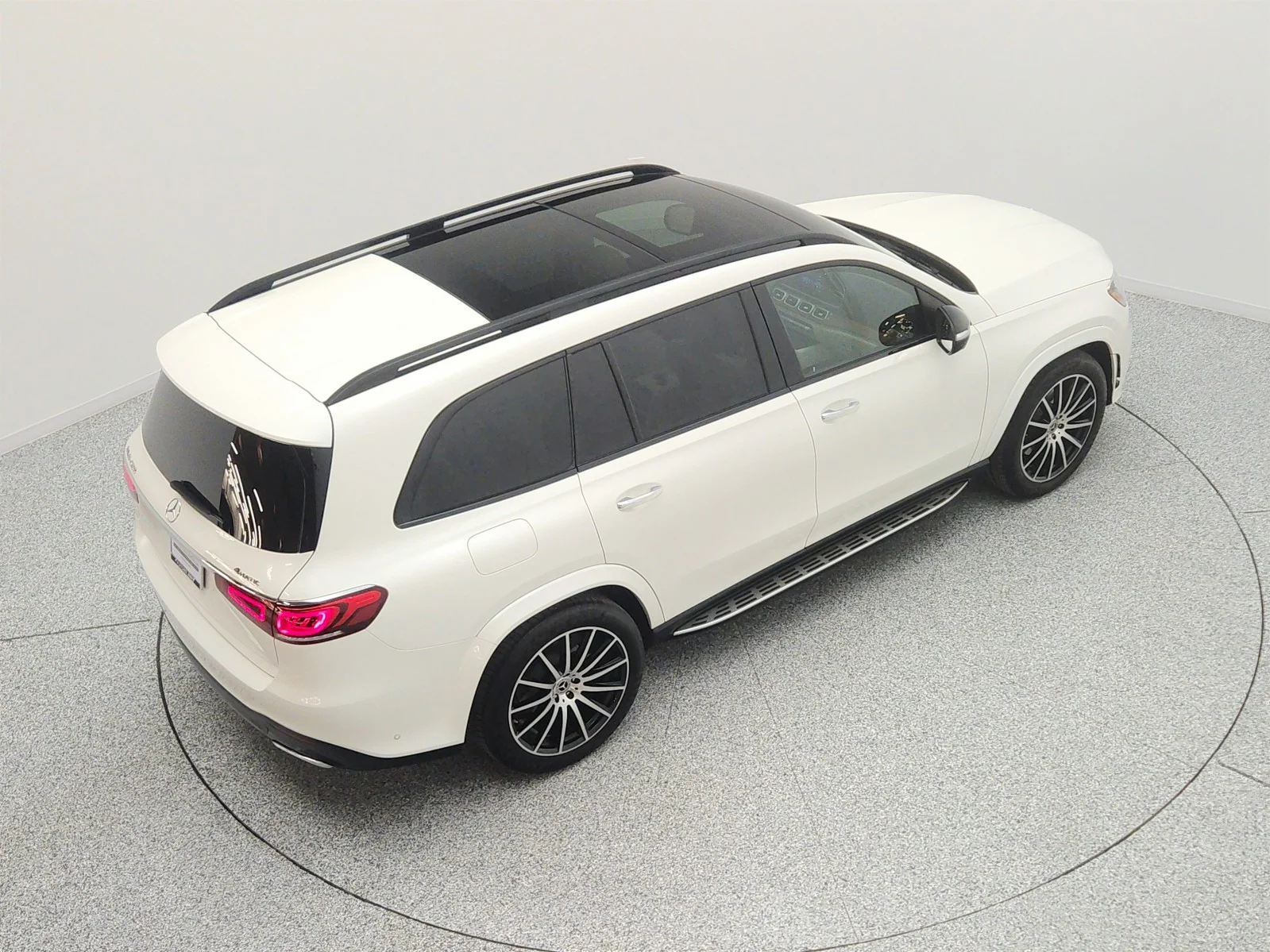 Certified Used 2022 MANUFAKTUR Diamond White Bright Mercedes-Benz GLS 450 4MATIC® SUV image 26