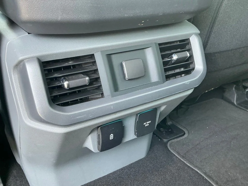 Used 2025 Black Ford XLT image 28