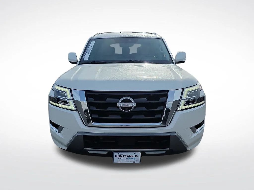 Used 2023 White Nissan SL image 3