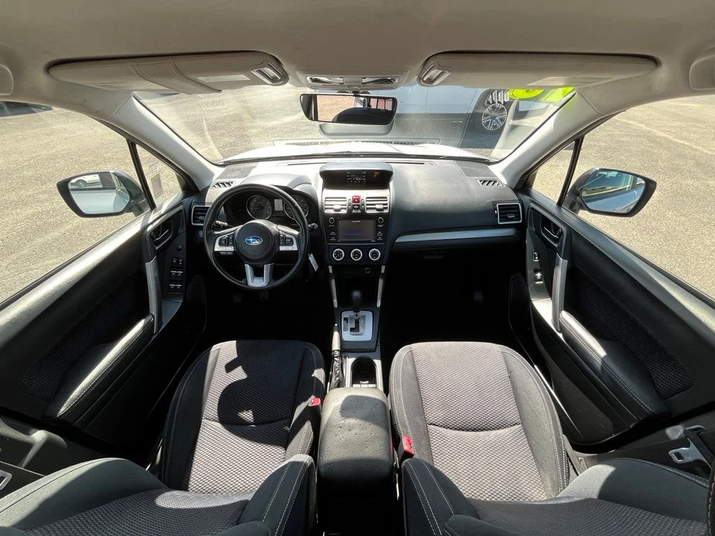 Used 2018 Silver Subaru 2.5i image 13
