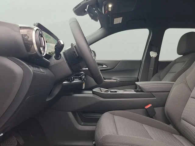 New 2027 Summit White Chevrolet LT image 21