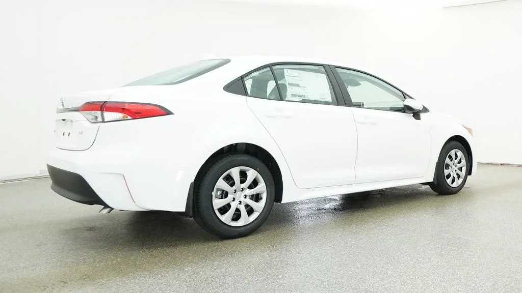 New 2026 Ice Cap Toyota LE image 17