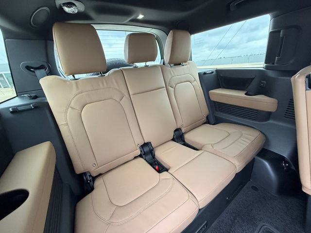 Certified Used 2026 Green Land Rover X-Dynamic SE image 17