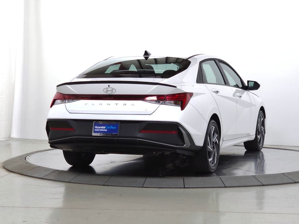 2025 Hyundai Elantra Blue - Photo 11